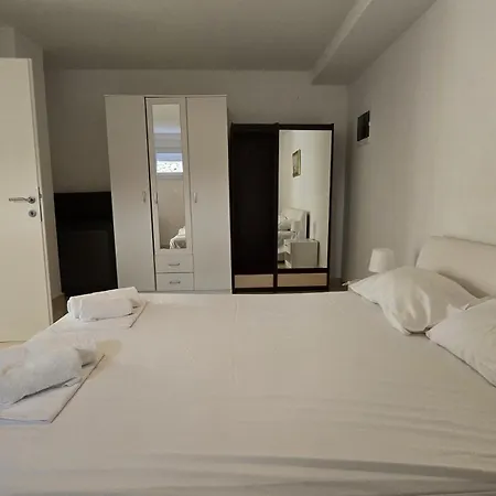 Apartments Giovanni Mandre Room photo