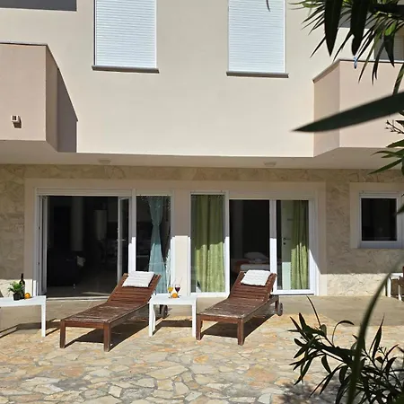 Apartments Giovanni Mandre Exterior photo