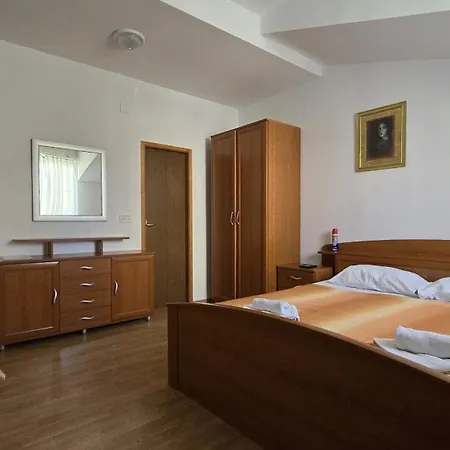 Apartments Giovanni Mandre Exterior photo