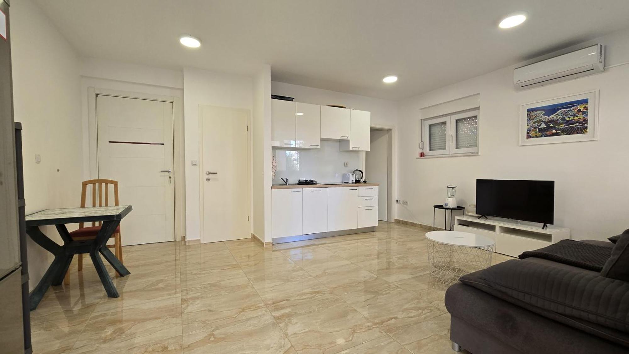 Giovanni Apartment